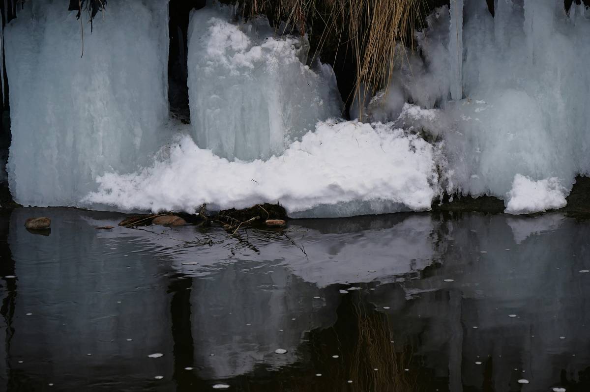 How the Ice Piton Melt-Freeze Cycle Can Make or Break Your Climb