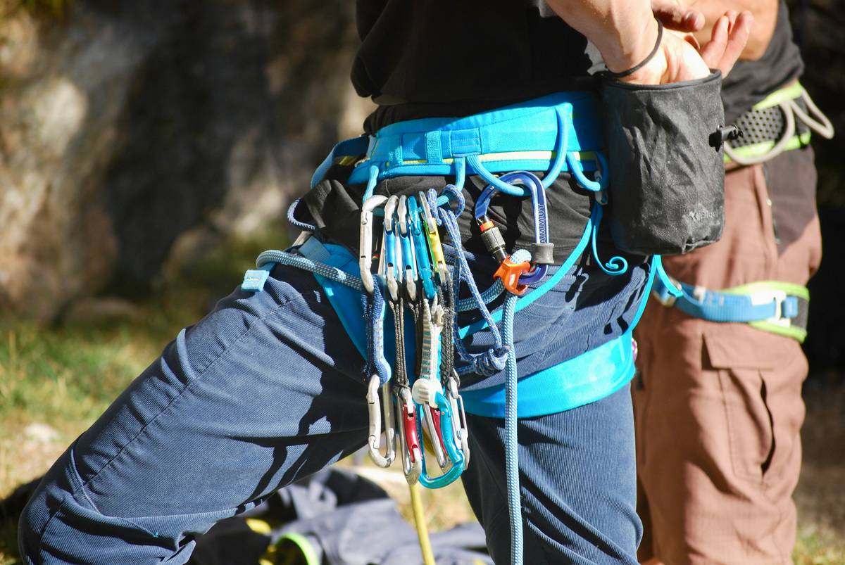 Ice Piton vs Modern Screw: Which Climbing Gear Should You Trust?