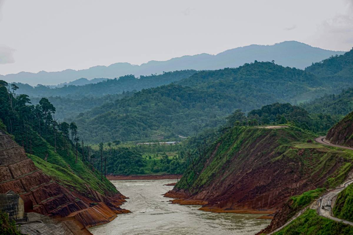 Image showing cracks caused by improper piton placement on rocks