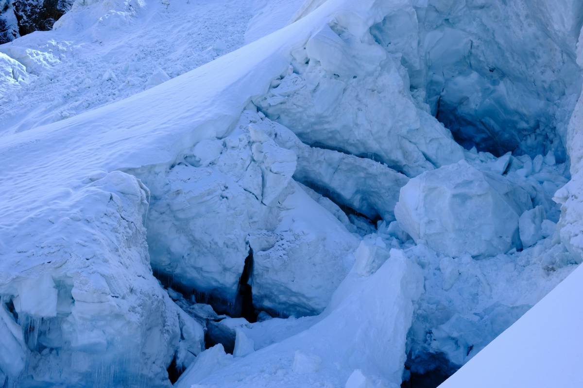 The Ultimate Guide to Ice Piton Shock Absorption: Why It Matters for Your Climbing Adventures